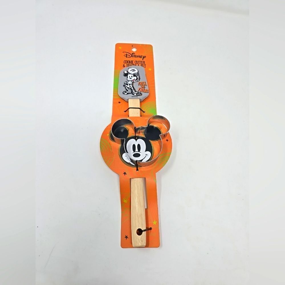 New! Disney Mickey & Minnie Halloween 2 Pc Spatula & Cookie Cutter Set